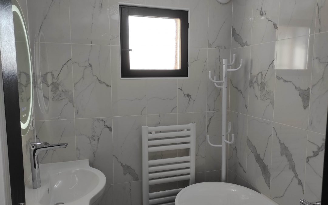 Revitalisation de Salle de Bain : Réaménagement Pratique et Élégant !